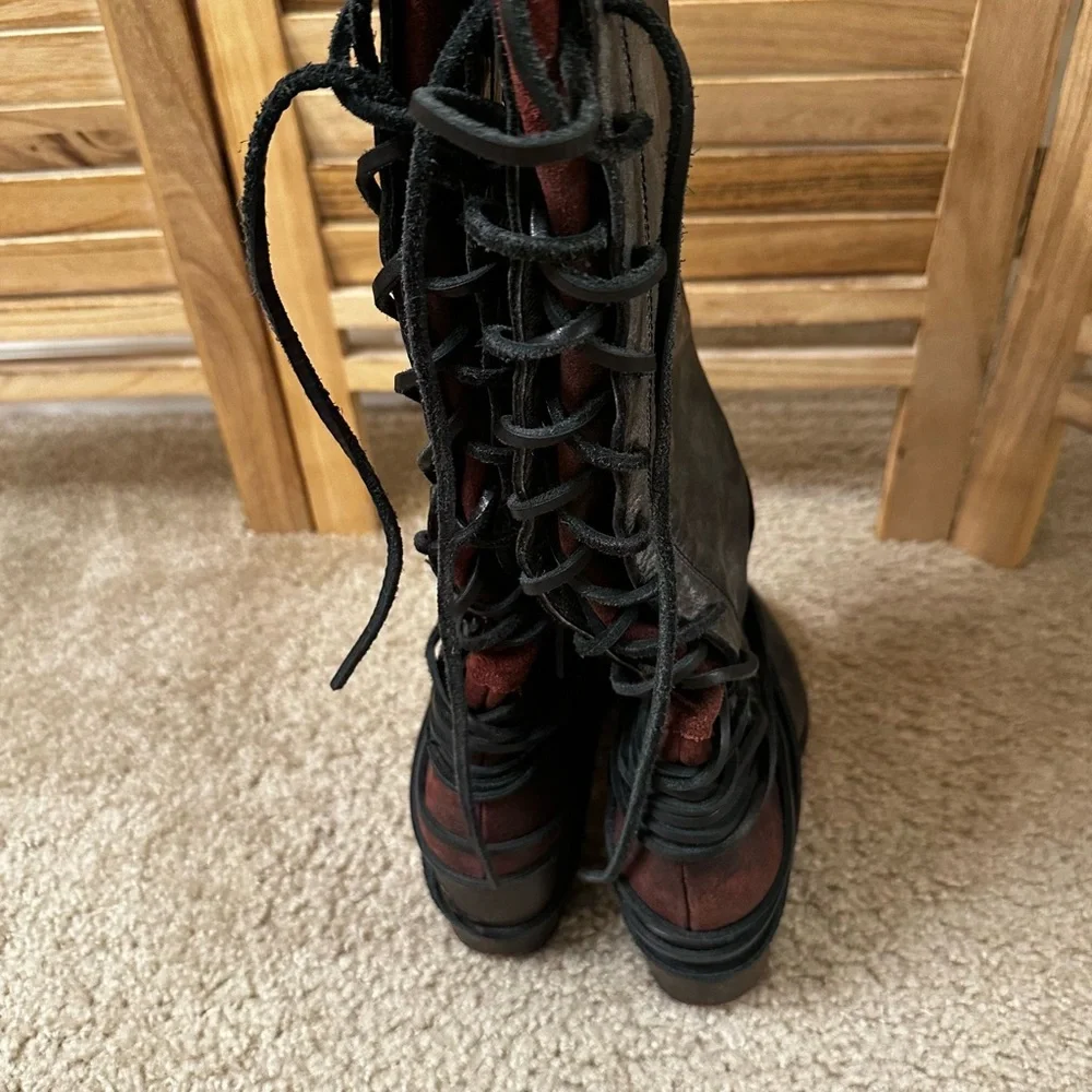 Freebird By Steven Coal Leather Woman Boots size 9
